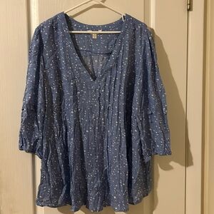 Women’s blue & white snowy print blouse NWOT sizes 1X, 2X available
